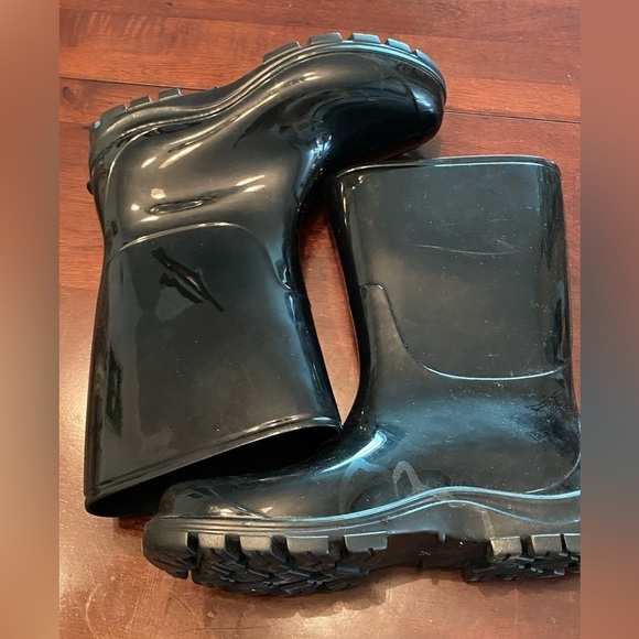 Black Asgard rain boots, size 37. (7). Good preowned condition. - Picture 3 of 5